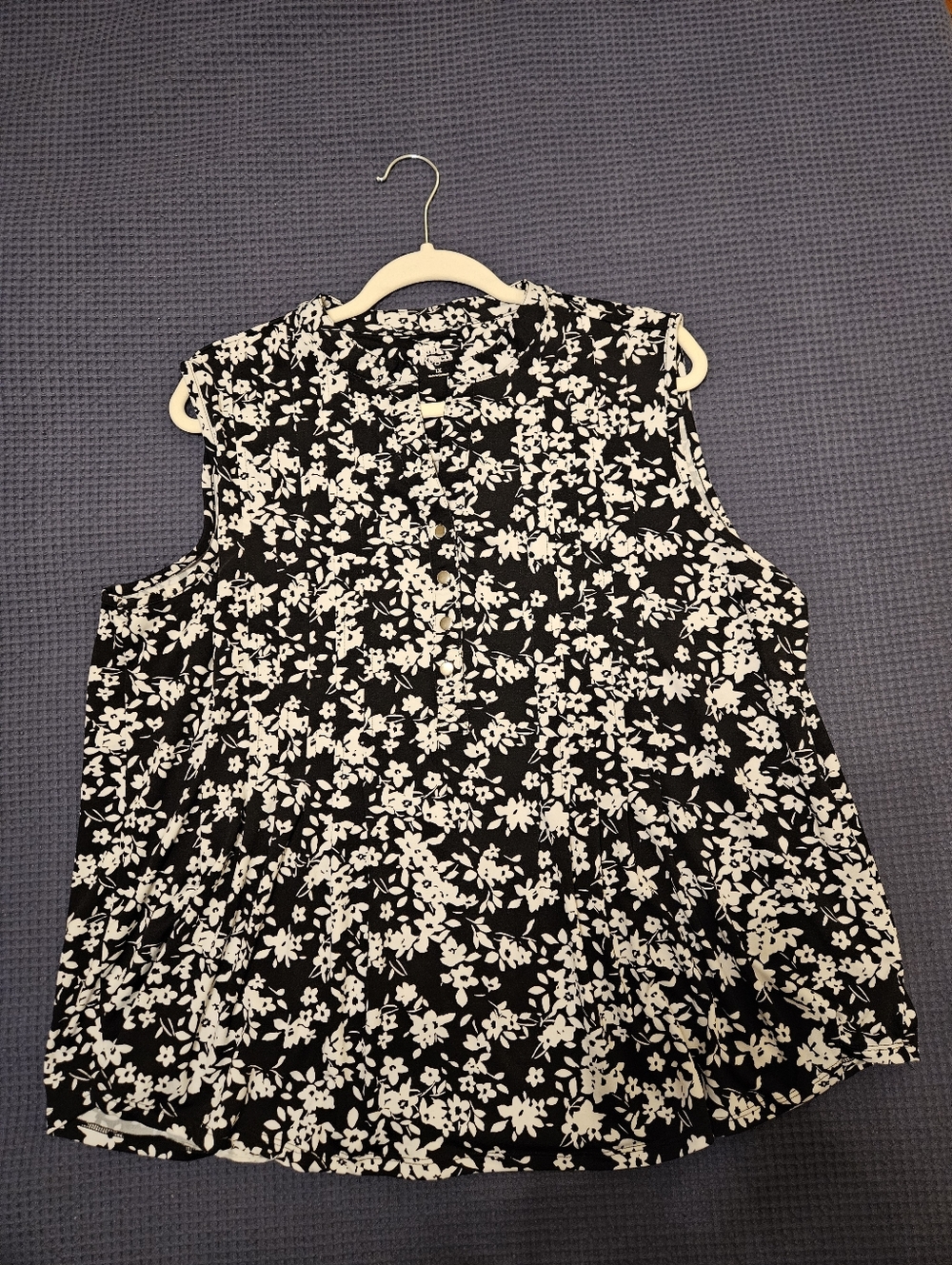 Kim Rogers Black and White Floral Blouse